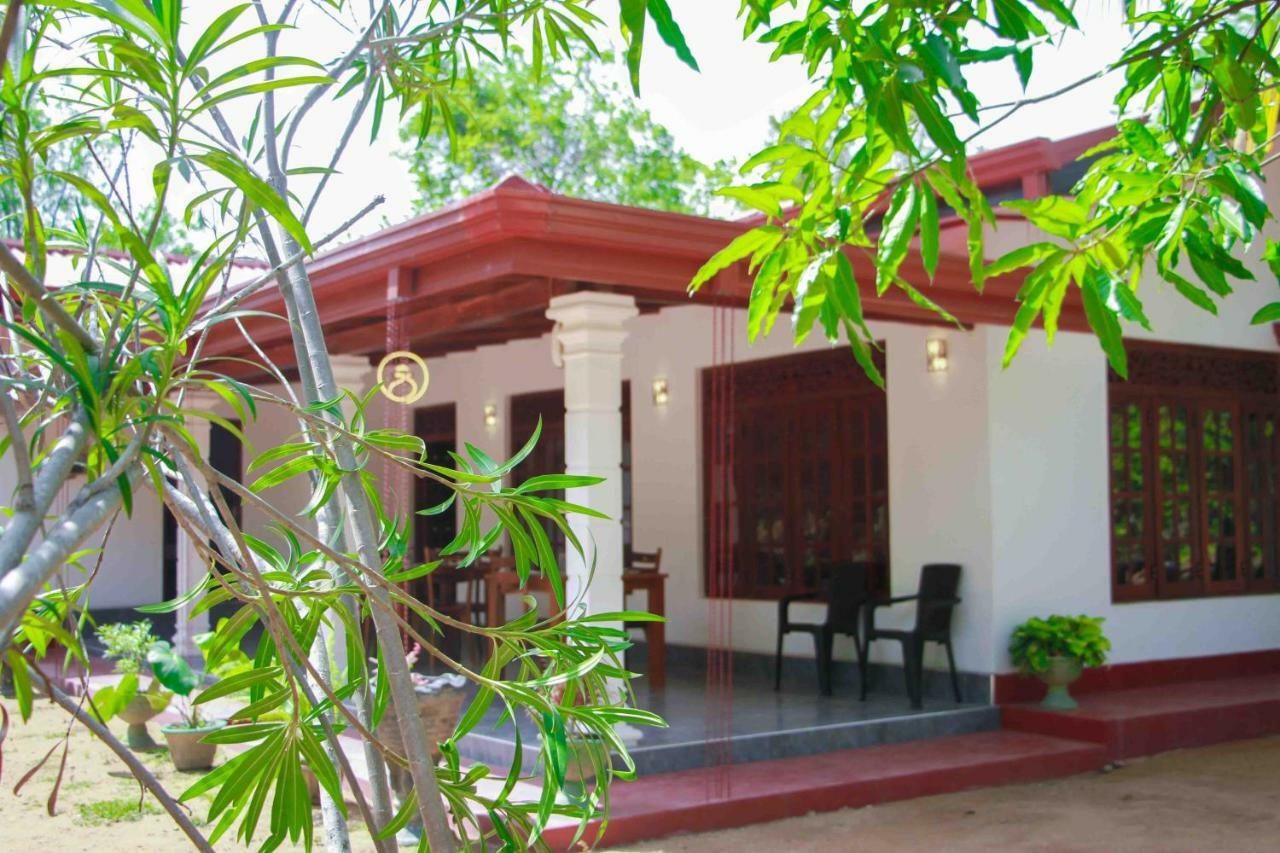 Wijesiri Family Guest House Sigirîya Extérieur photo