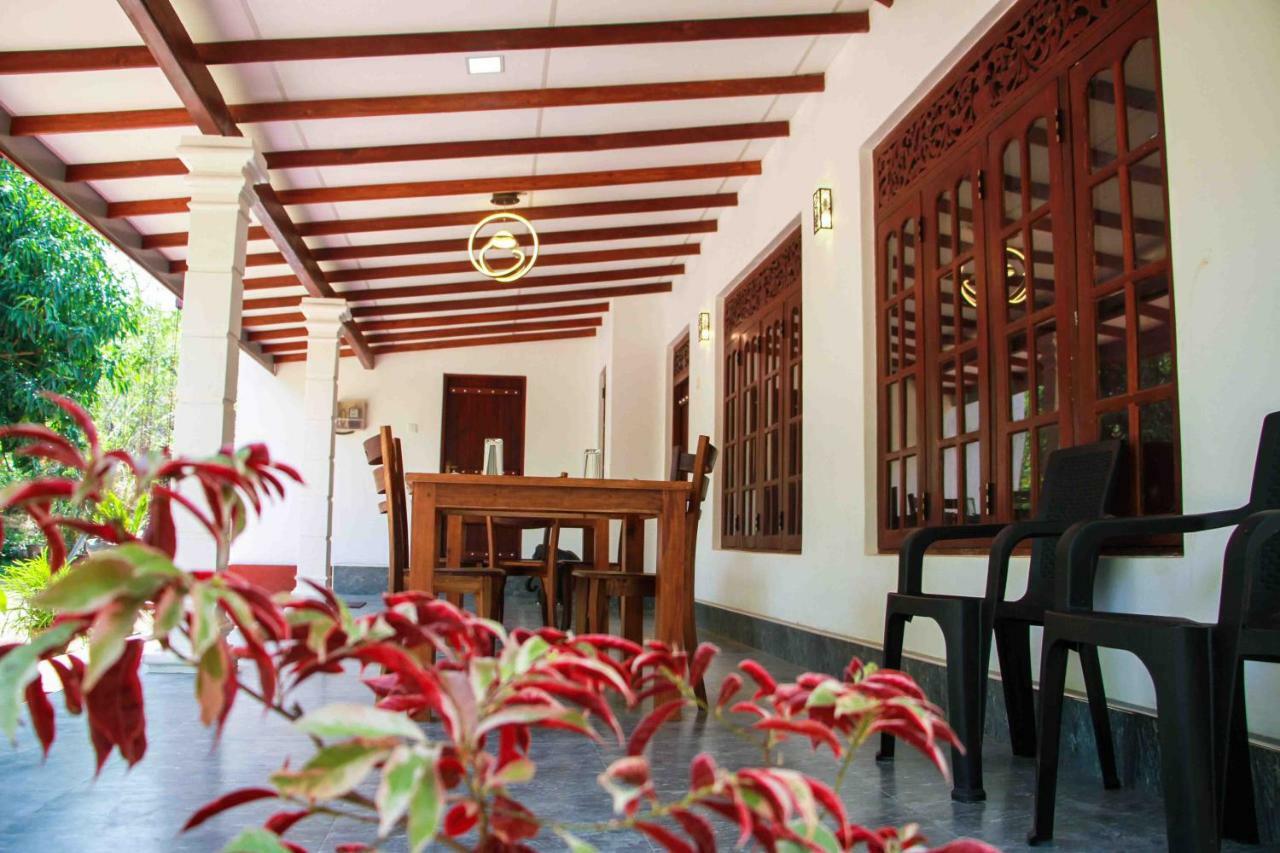 Wijesiri Family Guest House Sigirîya Extérieur photo