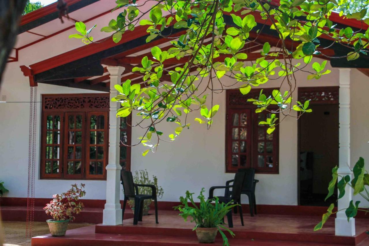 Wijesiri Family Guest House Sigirîya Extérieur photo