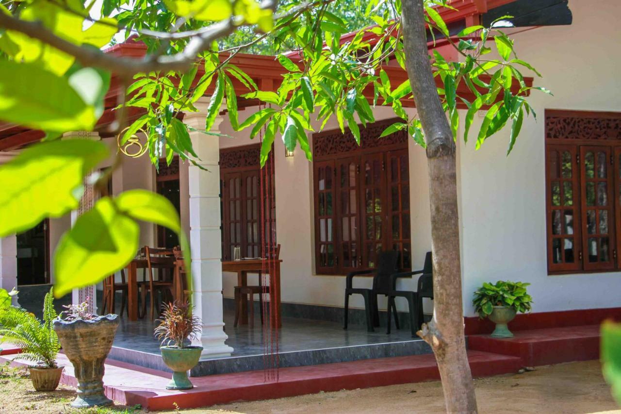 Wijesiri Family Guest House Sigirîya Extérieur photo